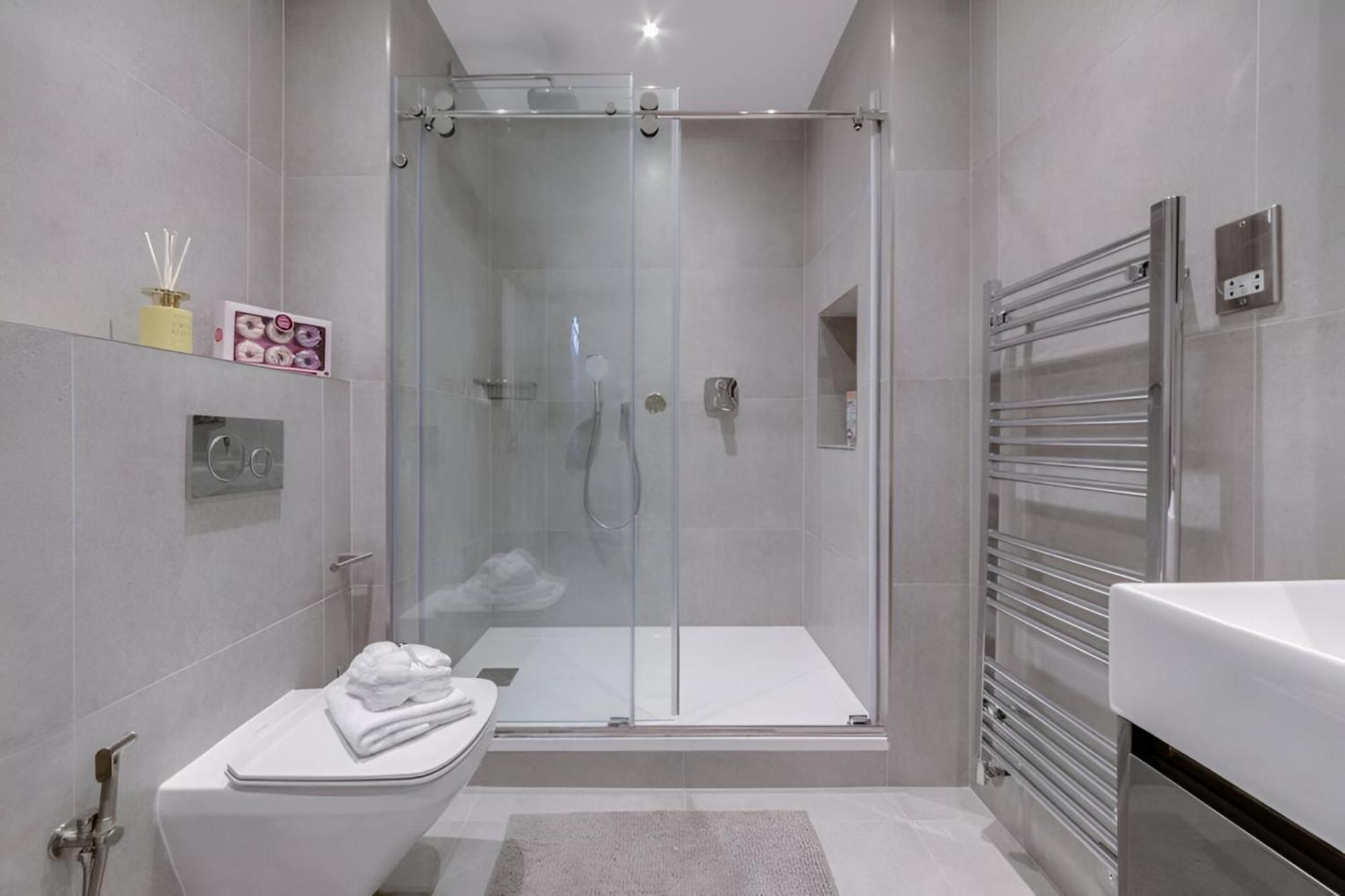 Luxury London 3 Bedroom Duplex With Pool Table - 4Hs Buitenkant foto