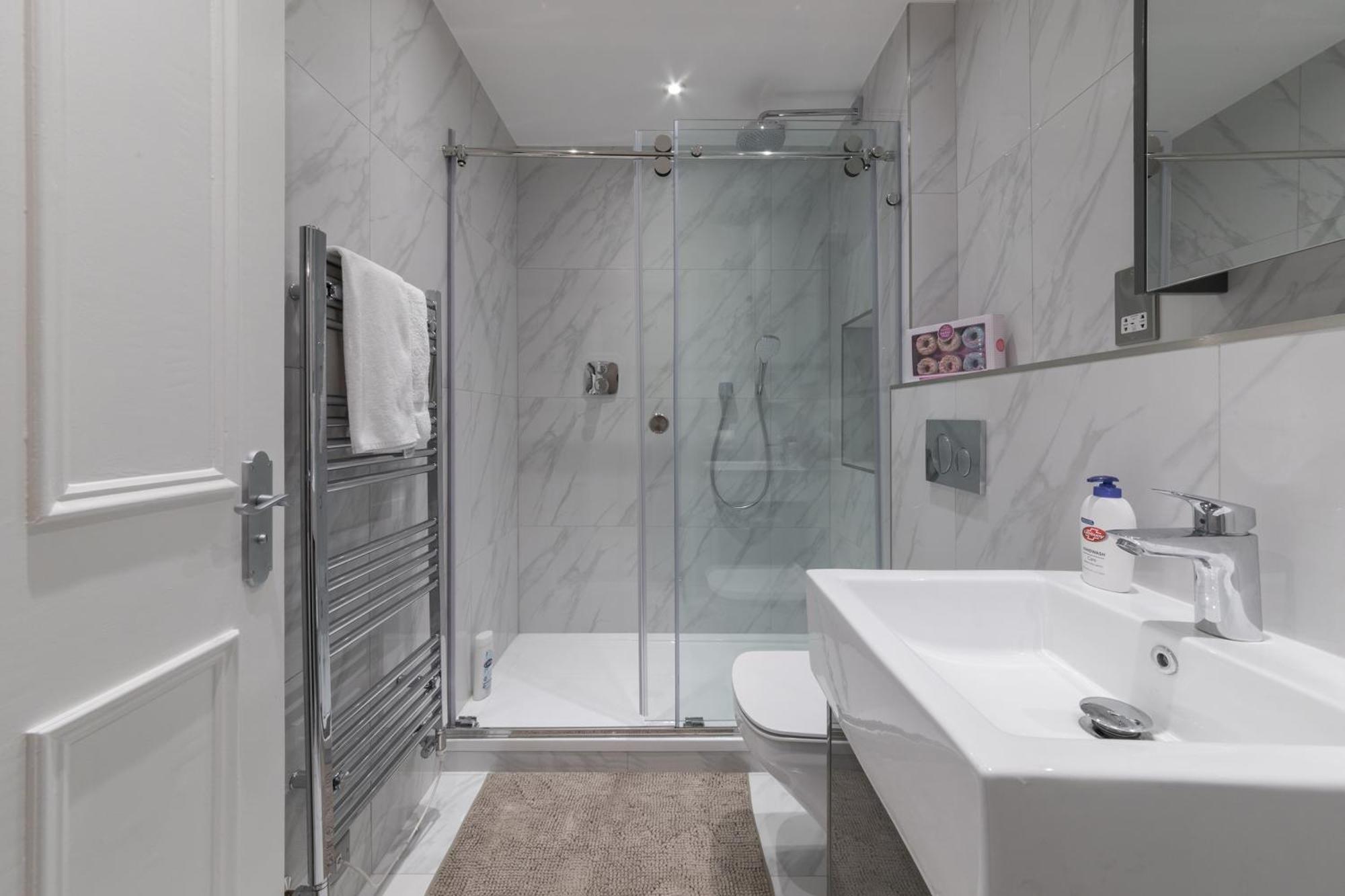 Luxury London 3 Bedroom Duplex With Pool Table - 4Hs Buitenkant foto